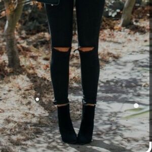 Suede Vaneli black booties